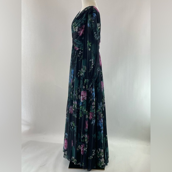 Badgley Mischka Pleated Gown, 8 - Picture 7 of 16